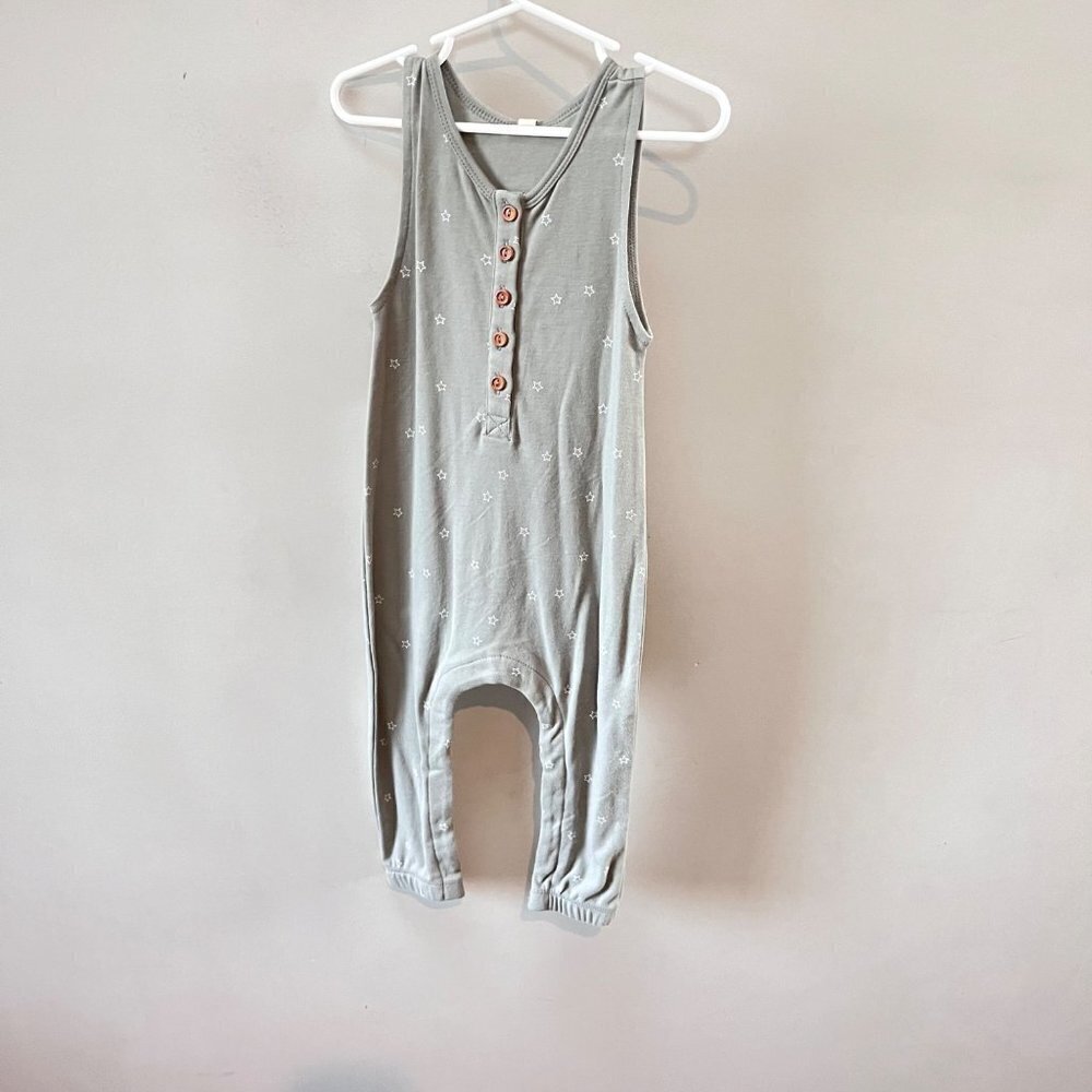 Q by Quincy Mae NEW Star Sage Green Jumpsuit- Size‎ 18-24m
